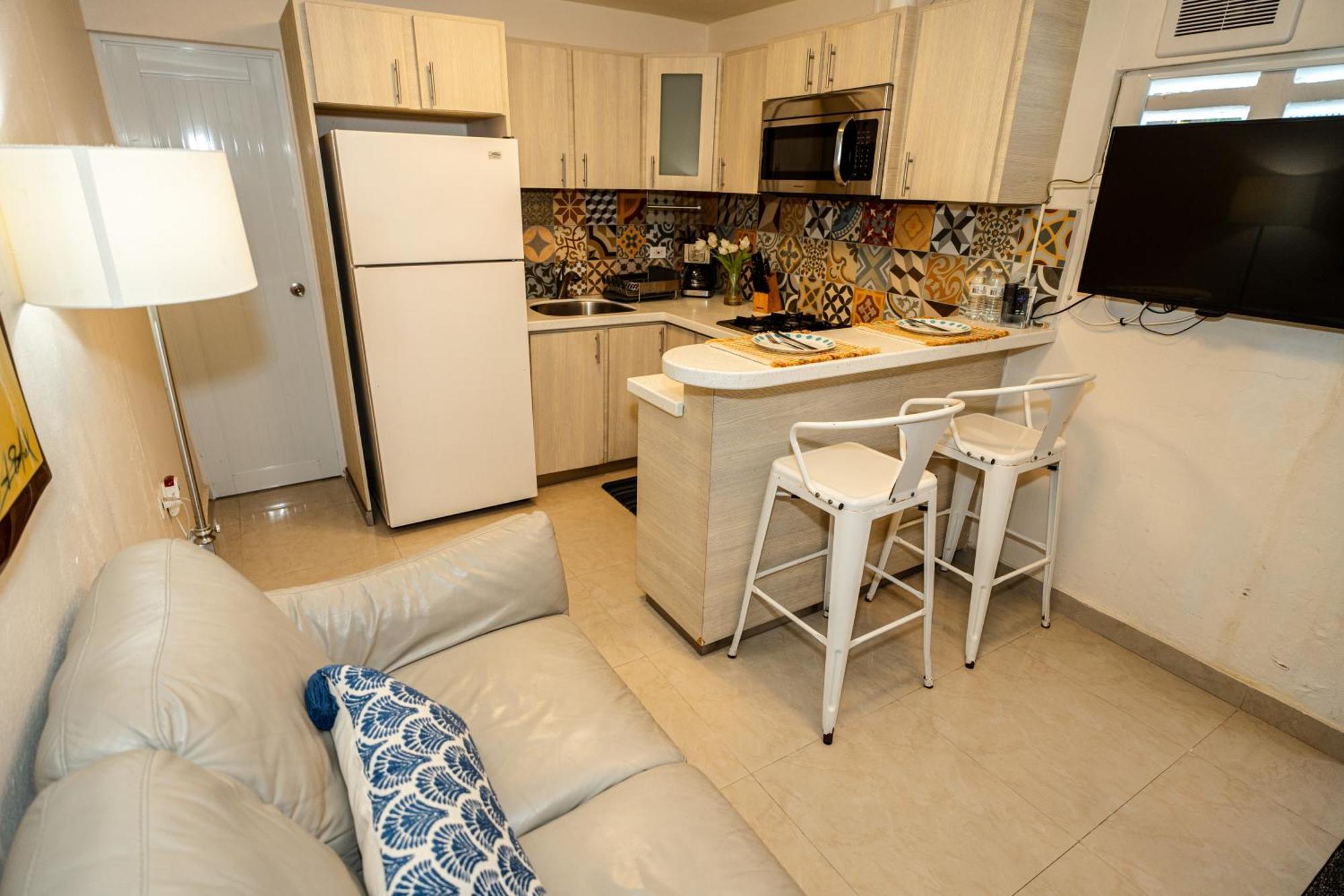 דירות פונצ'ה Compact Haven With Private Entrance And Free Parking And Laundry מראה חיצוני תמונה