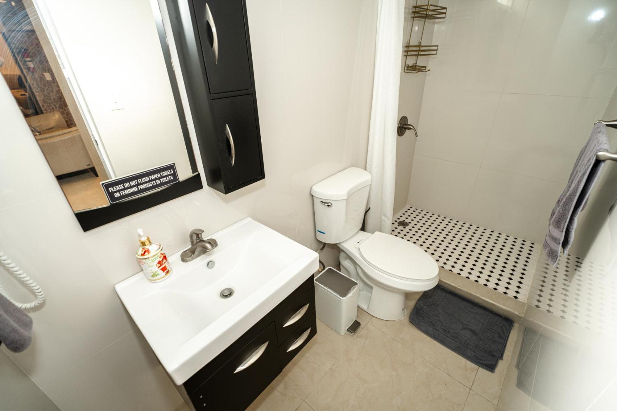 דירות פונצ'ה Compact Haven With Private Entrance And Free Parking And Laundry מראה חיצוני תמונה